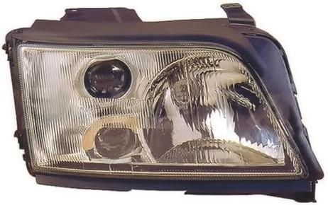 Десен фар TYC за Audi A6 (1994-1998)
